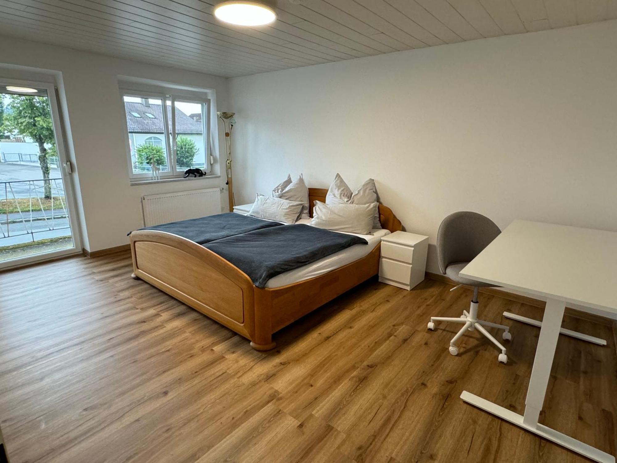 3 Zimmer Apartment Mit Flussblick - Self Check-In Эггенфельден Экстерьер фото